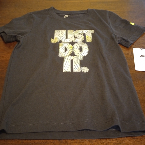 Nike Other - Nike short sleeve tee